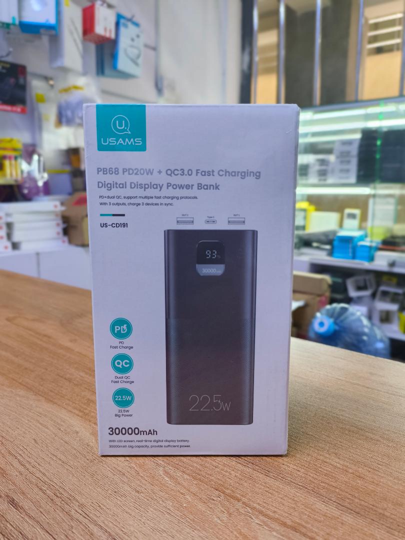 USAMS PB68 PD20W+QC3.0 FAST CHARGING DIGITAL DISPLAY POWER BANK