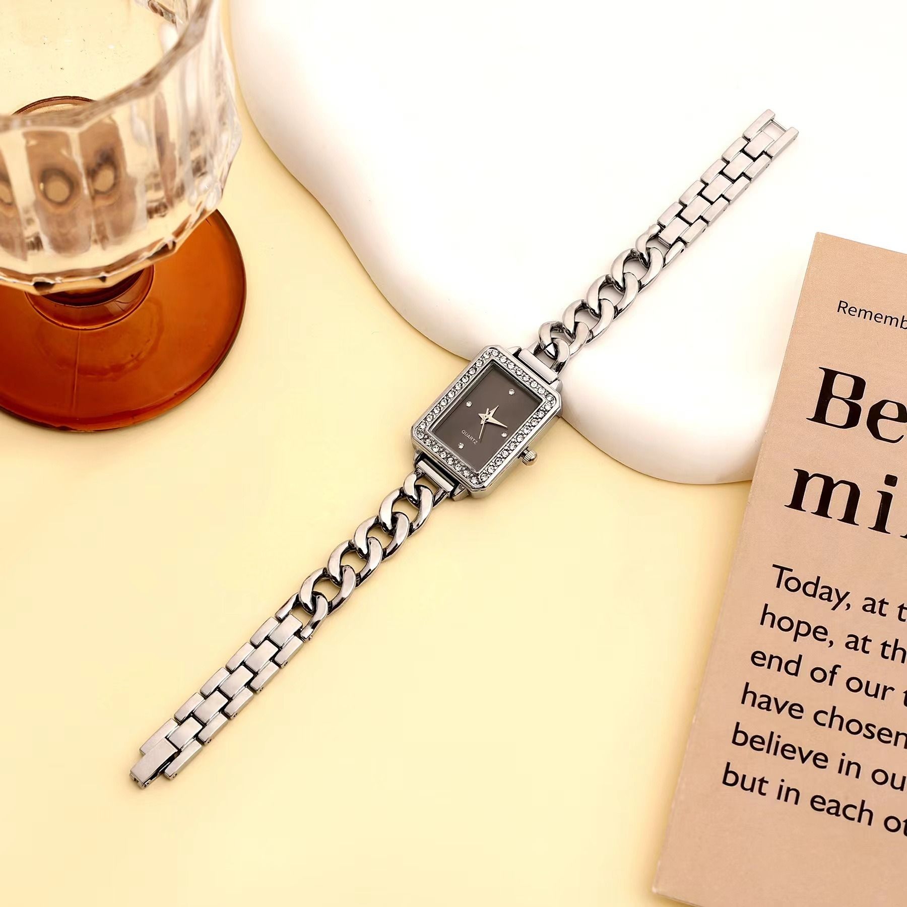 Africa 2024 new rectangular diamond-encrusted watch gold cross-border bracelet fashion watch Metal alloy steel watch temperament fashion women's watch