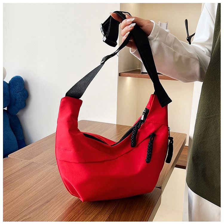 2024 Cross-border women's bag simple fashion dumpling bag lightweight large capacity crossbody bag students every class shoulder bag