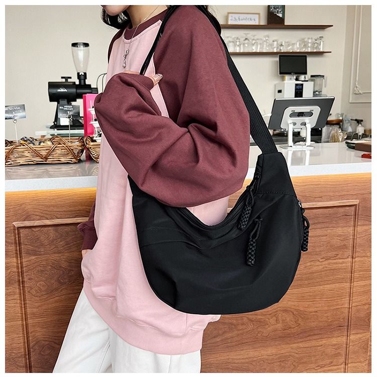 2024 Cross-border women's bag simple fashion dumpling bag lightweight large capacity crossbody bag students every class shoulder bag