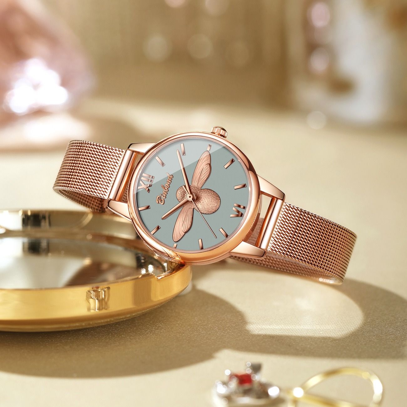 Africa 2025 the latest fashion honeybee watch female burst small fresh student watch female waterproof quartz ladies cross-border watch