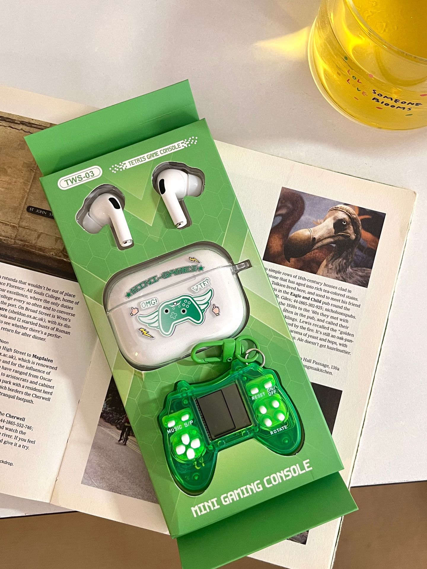 TWS-03 Sanrio Cute Bluetooth Wireless Earphone with TETRIS gaming comsole Toy Kids Birthday Gift set Tetris console HiFi Sound Airpods Pro2 Noise Reduction Earpods Kids Gift Set Bluetooth Headset buds