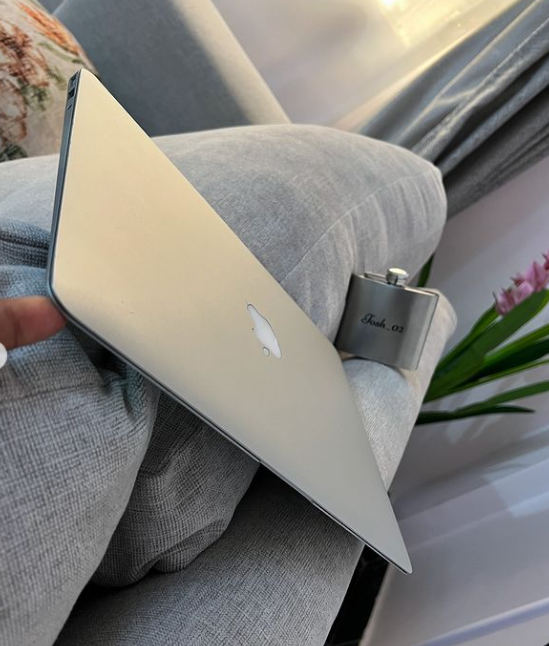 Apple MacBook Air 2013 (A1466) - Intel Core i7, 8GB RAM, 256GB SSD, 13.3'' HD Display, Backlit Keyboard, macOS - Lightweight & Reliable"