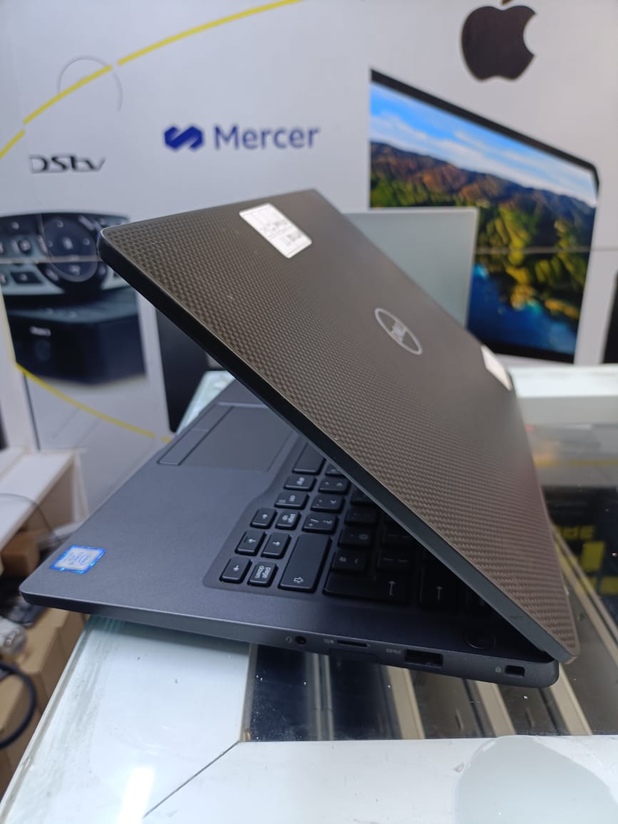 Dell Latitude 7400 Laptop – 8th Gen Intel Core i5 Processor, 8GB RAM, 256GB SSD | Fast, Efficient & Reliable for Business, Professionals & Everyday Use – Best Seller for Performance and Portability