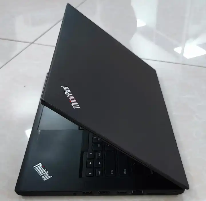 Lenovo ThinkPad X250 Core i5 – Ultimate Compact Business Laptop with Powerful Performance, Long Battery Life & Durable Design for Professionals on the Go