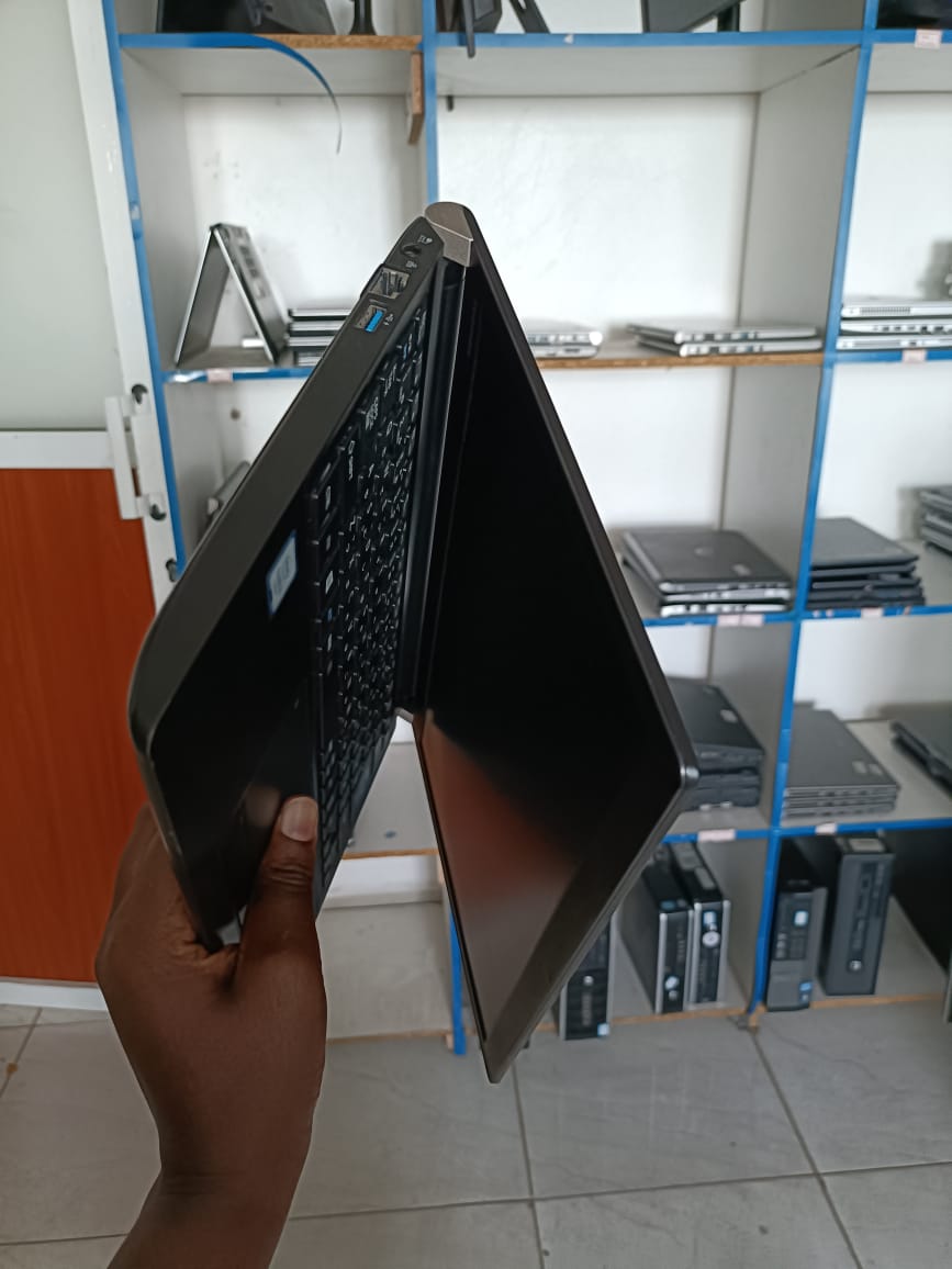 Toshiba Dynabook R73/F – Powerful & Portable | Intel Core i5 6th Gen | 8GB RAM | 128GB SSD | Lightweight Business Laptop with Reliable Performance