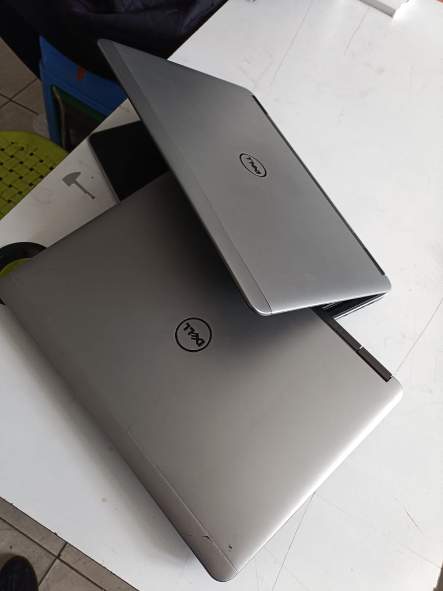 Dell Latitude E7240 - 4th Gen Core i5, 8GB RAM, 500GB Storage – Business-Grade Performance & Reliability