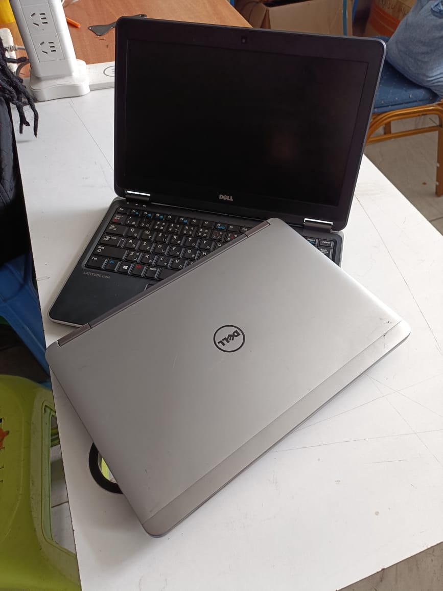 Dell Latitude E7240 - 4th Gen Core i5, 8GB RAM, 500GB Storage – Business-Grade Performance & Reliability