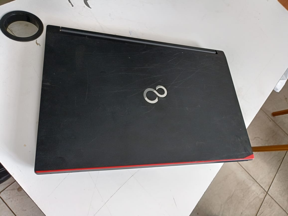 Fujitsu Lifebook A574/H is a reliable business laptop featuring an Intel Core i5 processor, 8GB of RAM, and a 500GB HDD. It’s designed for everyday computing tasks such as web browsing, office work, a