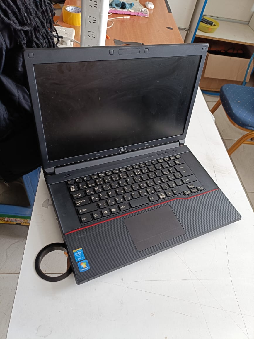 Fujitsu Lifebook A574/H is a reliable business laptop featuring an Intel Core i5 processor, 8GB of RAM, and a 500GB HDD. It’s designed for everyday computing tasks such as web browsing, office work, a