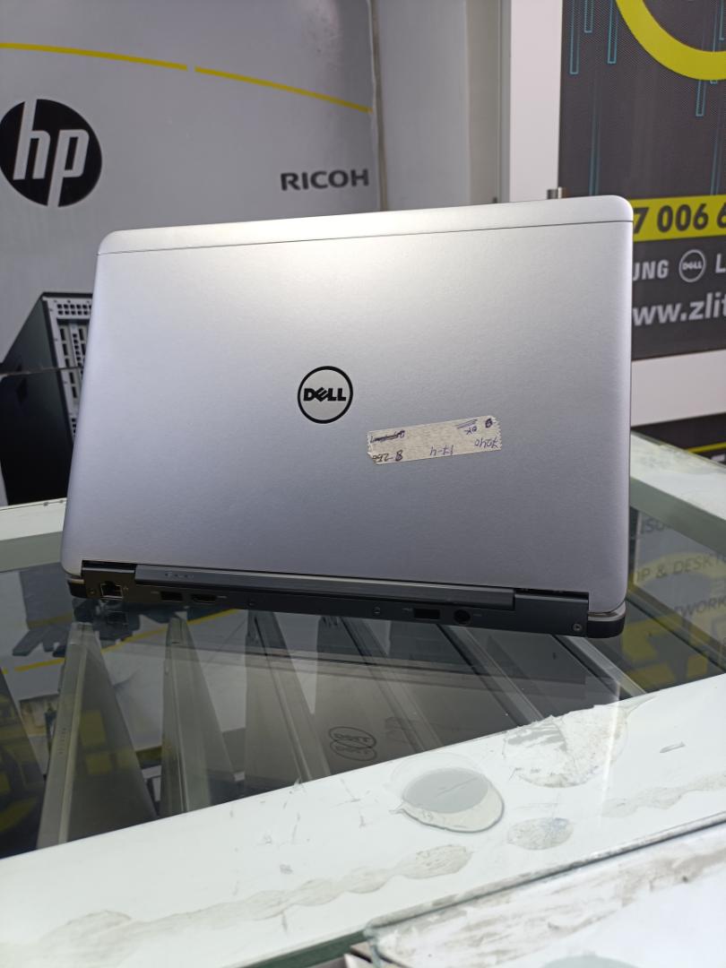 Dell LatitudeE7240 is a 12.5-inch Ultrabook with an Intel Core i7-4300U processor, 8GB of RAM, and a 256GB SSD. It runs Windows 10 Professional. The laptop also features an HD anti-glare display, Wi