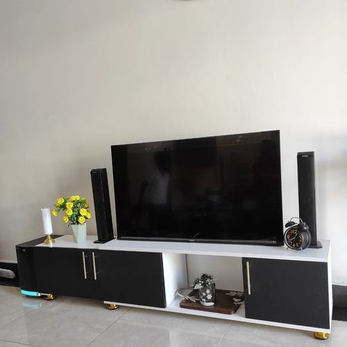 Tokyo Expandable 6ft Modern Tv Stand