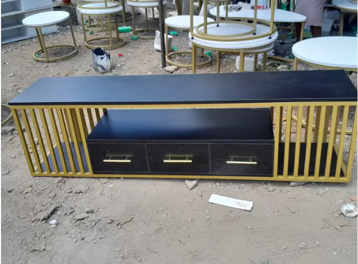 Polly 6ft Modern TV Stand – Sleek Wooden Entertainment Unit for 65–75 Inch TVs in Kenya