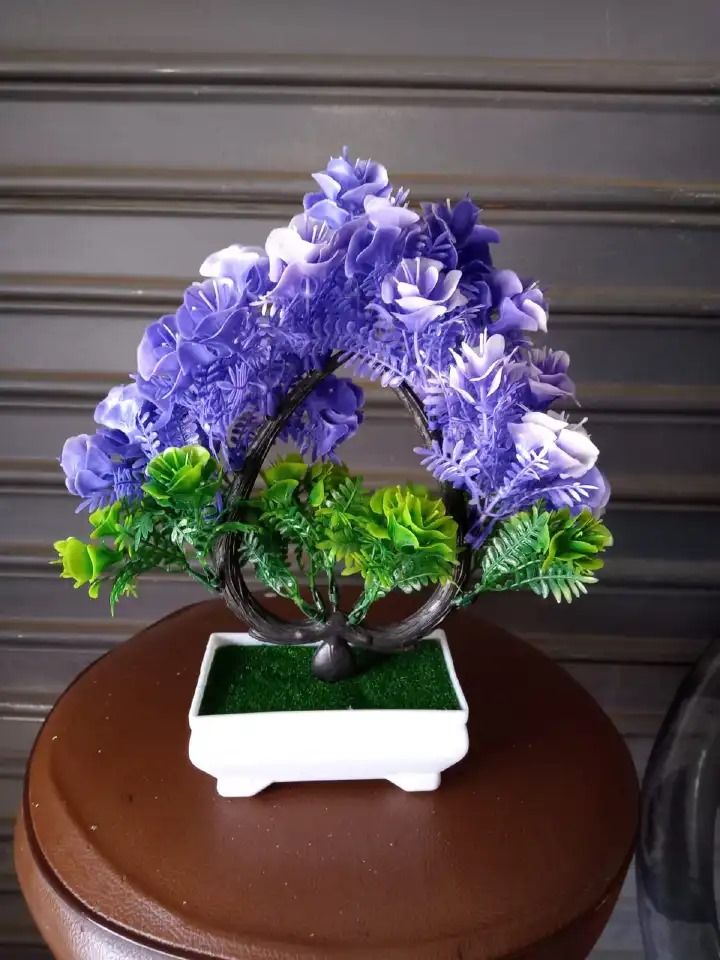 Artificial flowersGive you the sense of the beauty and a good mood in a day Ideal for placing in a vase, for home decoration So beautiful artificial flowers,looks real-like,bring  romantic atmosphere