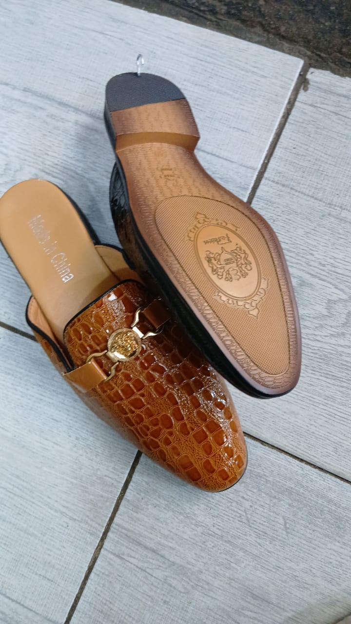 RegalStride Men’s Leather Mules – Premium Backless Loafers for Effortless Sophistication.