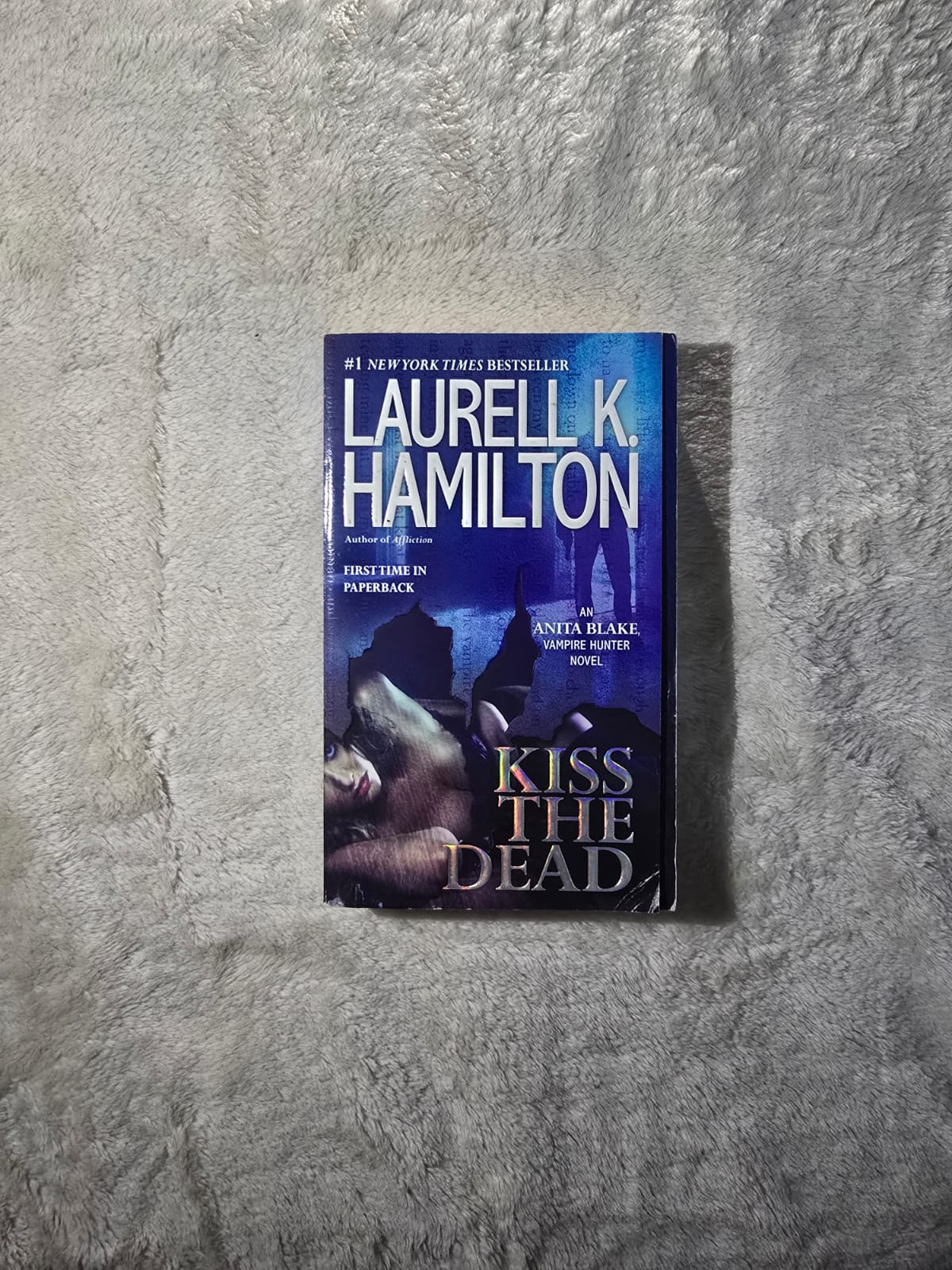 Paranormal Romance by Laurell K. Hamilton – Kiss the Dead & A Caress of Twilight | Preowned Pocket NovelsStep into a world of vampires, magic, and steamy intrigue with this 2-in-1 pocket-sized collect