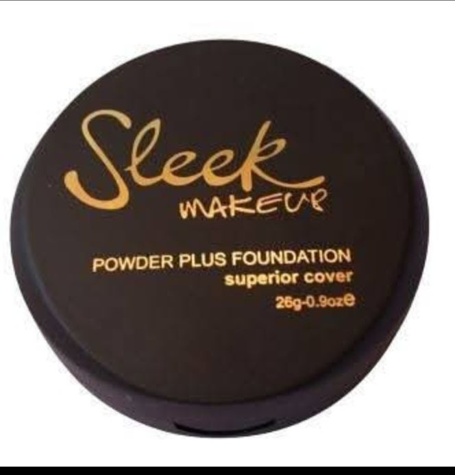 SLEEK MAKEUP, POWDER PLUS FOUNDATION. HAS A FREE GIFT OF 38ML FOUNDATION