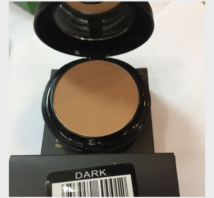 SLEEK MAKEUP, POWDER PLUS FOUNDATION. HAS A FREE GIFT OF 38ML FOUNDATION