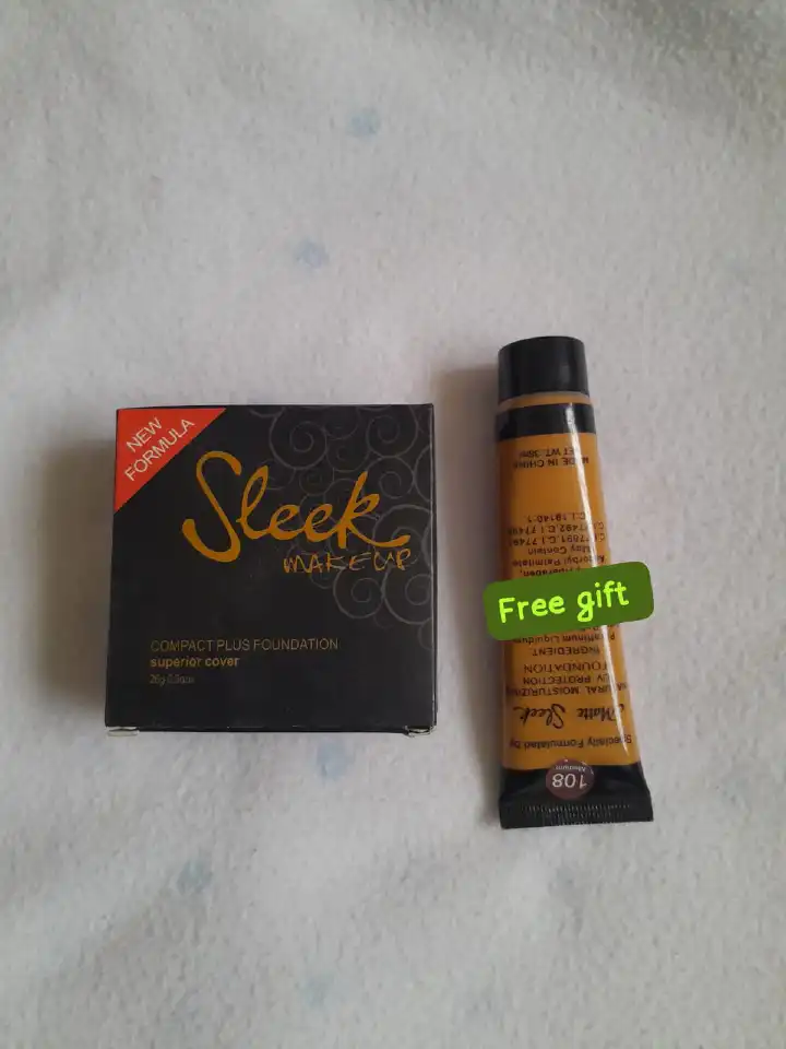 SLEEK MAKEUP, POWDER PLUS FOUNDATION. HAS A FREE GIFT OF 38ML FOUNDATION