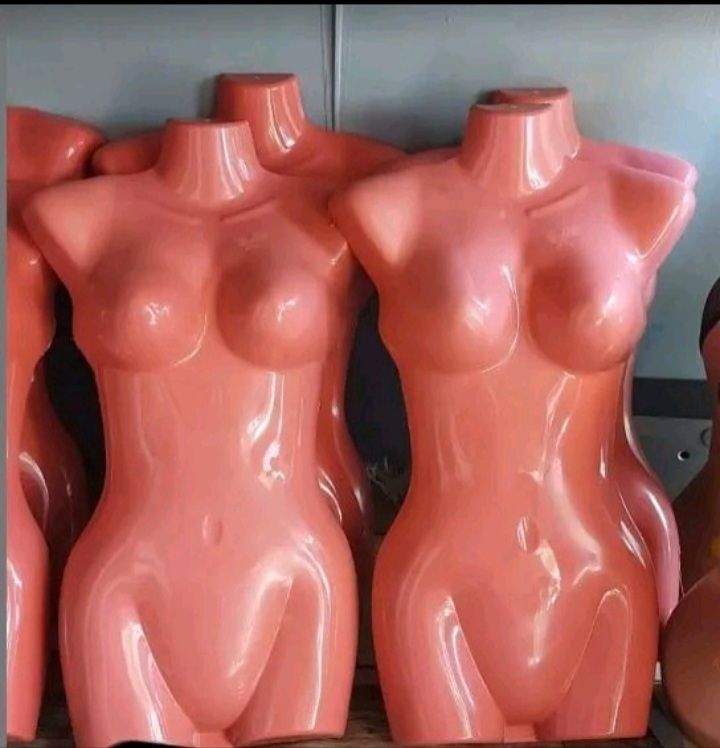 FEMALE HALF MANNEQUINS, CHEST DUMMIES