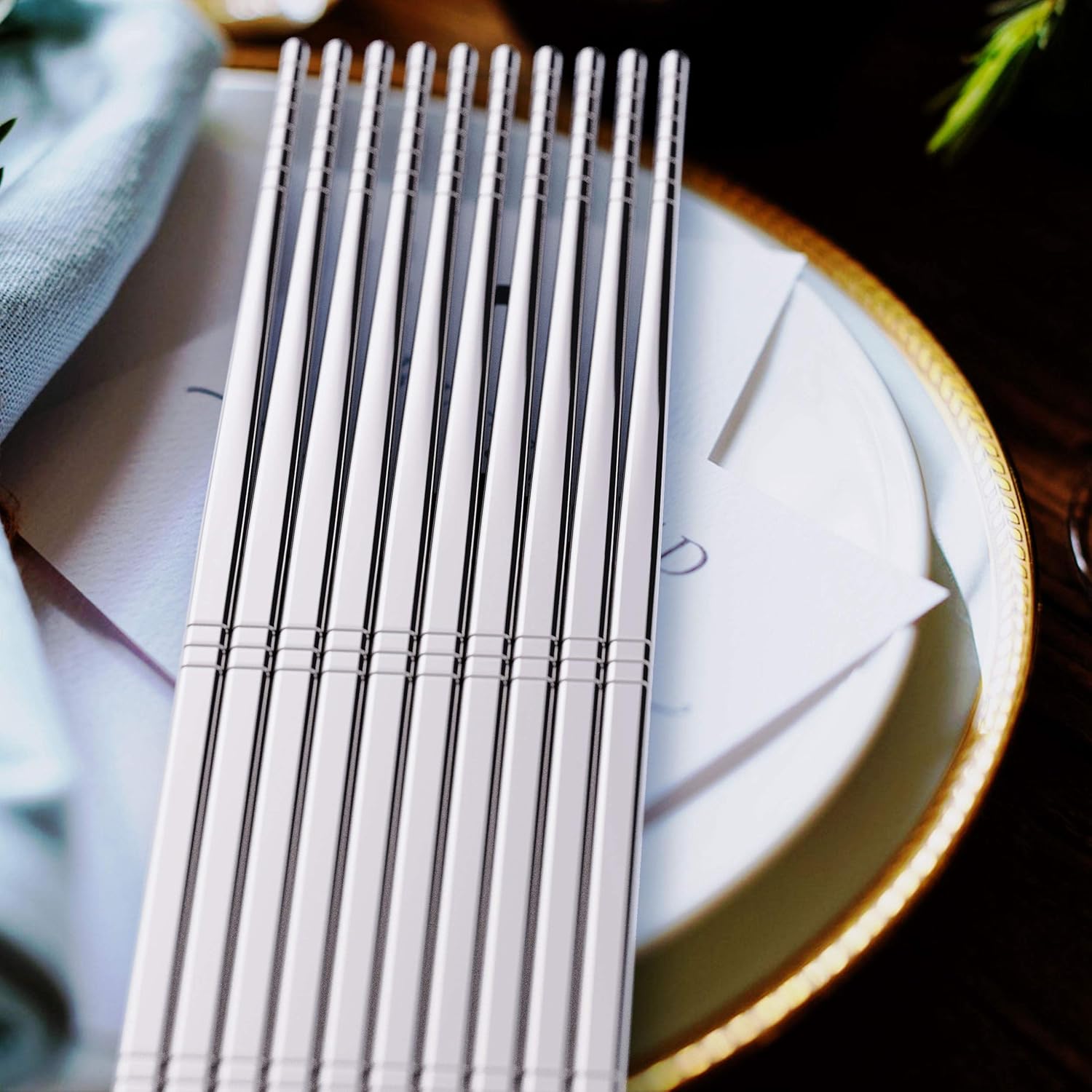 Metal Chopsticks 5 Pairs 23cm Premium Reusable Stainless Steel Chopsticks Korean Chopsticks Square Lightweight Non-Slip Chop Sticks Dishwasher Safe Use for Home Kitchen Hotel Restaurant