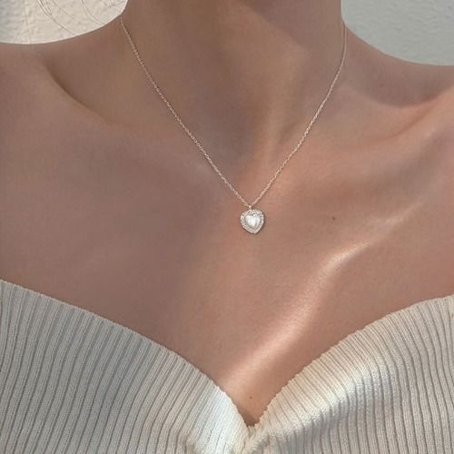 ‌Dainty Heart Choker Necklace for Women Ladies - Adjustable Gold/Silver Minimalist Pendant, Cute Love Jewelry Gift for Her (Birthday, Anniversary, Valentine's)