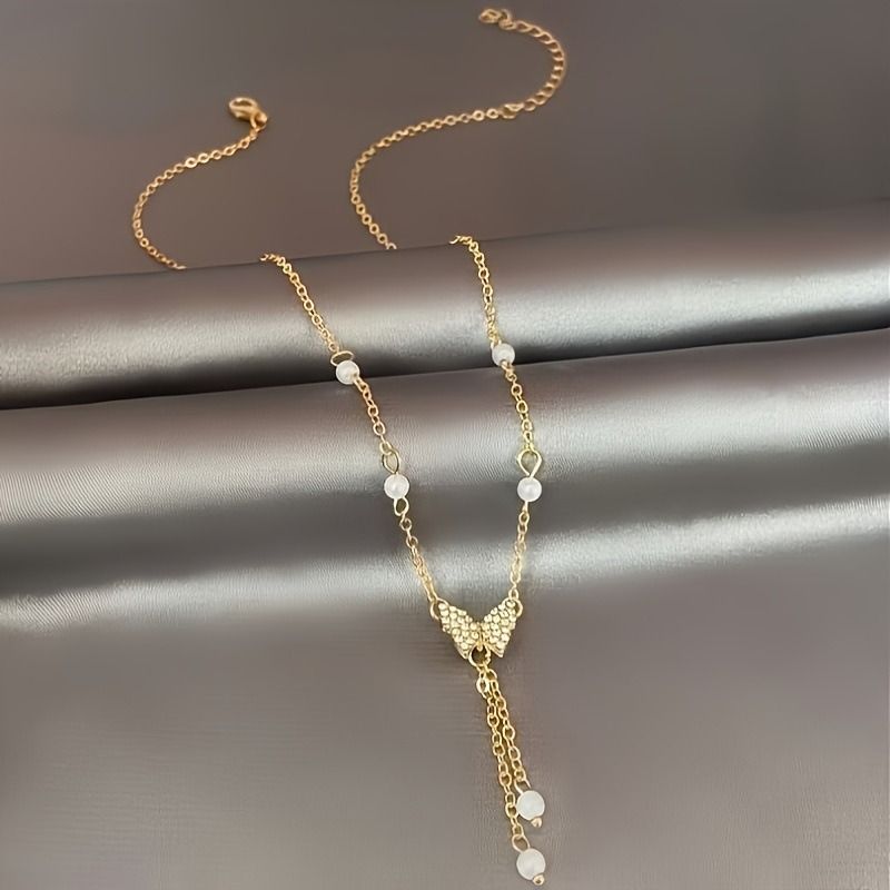 Pearl Bow Necklace, Ladies Butterfly Necklace for Women, Dainty Butterfly Pearl Pendant Necklace Lady Statement Pearl Necklace for Bridal Wedding Bows Jewelry