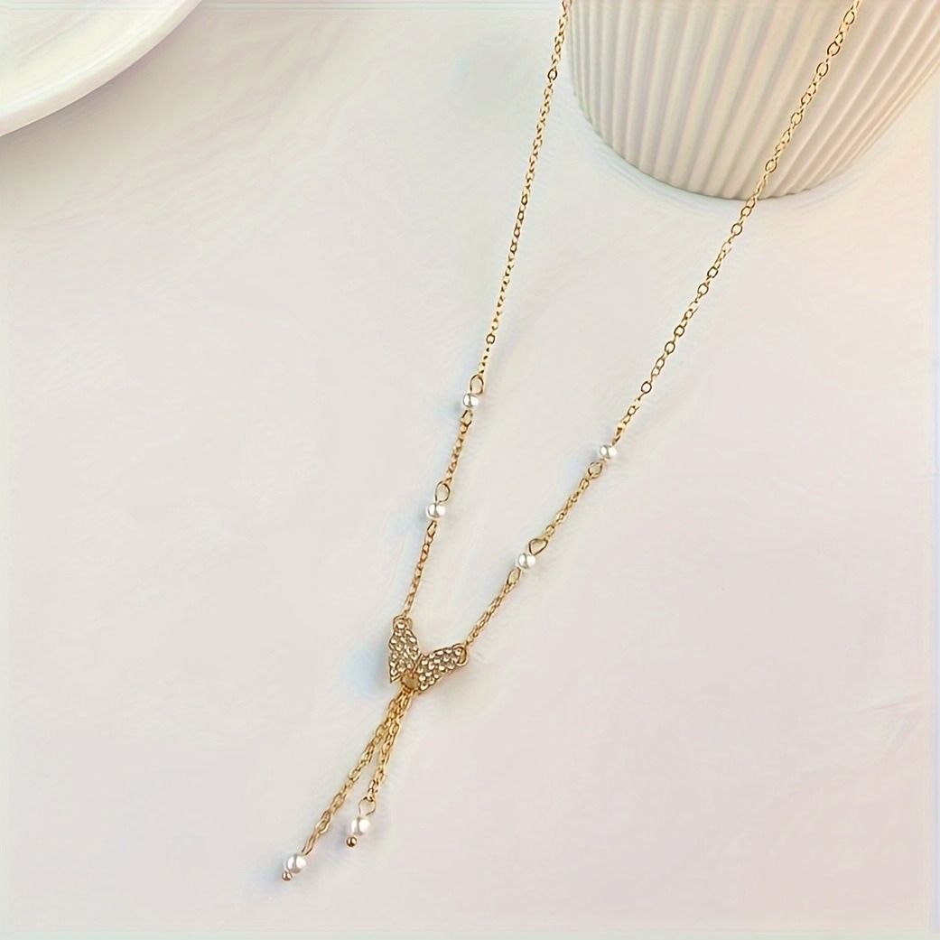 Pearl Bow Necklace, Ladies Butterfly Necklace for Women, Dainty Butterfly Pearl Pendant Necklace Lady Statement Pearl Necklace for Bridal Wedding Bows Jewelry