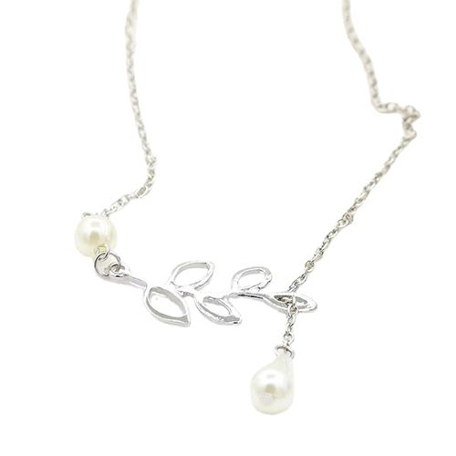 ‌Silver Leaf Necklace with Pearl Accent for Ladies - Adjustable Chain Women's Jewelry, Elegant Nature-Inspired Pendant Gift for Her (Wedding/Birthday/Everyday)