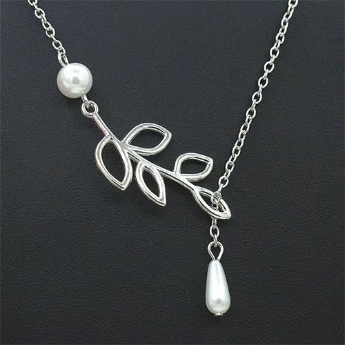‌Silver Leaf Necklace with Pearl Accent for Ladies - Adjustable Chain Women's Jewelry, Elegant Nature-Inspired Pendant Gift for Her (Wedding/Birthday/Everyday)