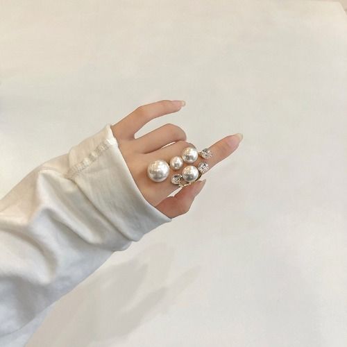 Pearl Ring for Ladies Women Promise Stacking Pearl Rings Adjustable Open Pearl Finger Ring Trendy Personality Pearl Jewerly Prom Dress Jewerly Fashion Accessories