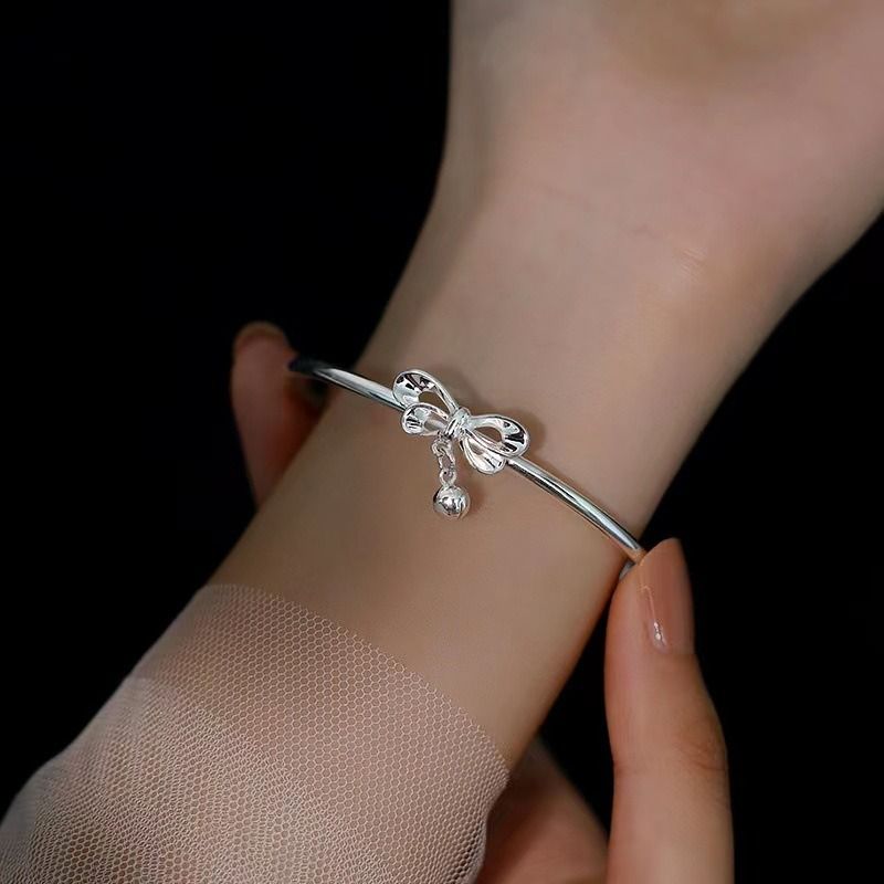 Bow Bracelet for Women Ladies - Silver Butterfly Charm Bracelet with Bell, Adjustable Dainty Jewelry Gift for Wife/Girlfriend‌