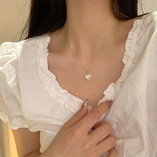 ‌Dainty Heart Choker Necklace for Women Ladies - Adjustable Gold/Silver Minimalist Pendant, Cute Love Jewelry Gift for Her (Birthday, Anniversary, Valentine's)