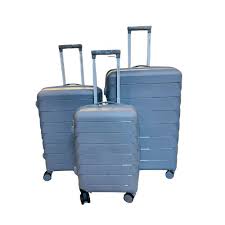 *🕸Unbreakable rubber suitcase Pp 3-in-1 suitcase set* 🕸Beautiful colours 🕸Light weight 🕸Scratch resistant 💮360°wheel rotation 🕸Double compartment 🕸3 digits combination code 🕸Easy to