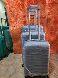 *🕸Unbreakable rubber suitcase Pp 3-in-1 suitcase set* 🕸Beautiful colours 🕸Light weight 🕸Scratch resistant 💮360°wheel rotation 🕸Double compartment 🕸3 digits combination code 🕸Easy to