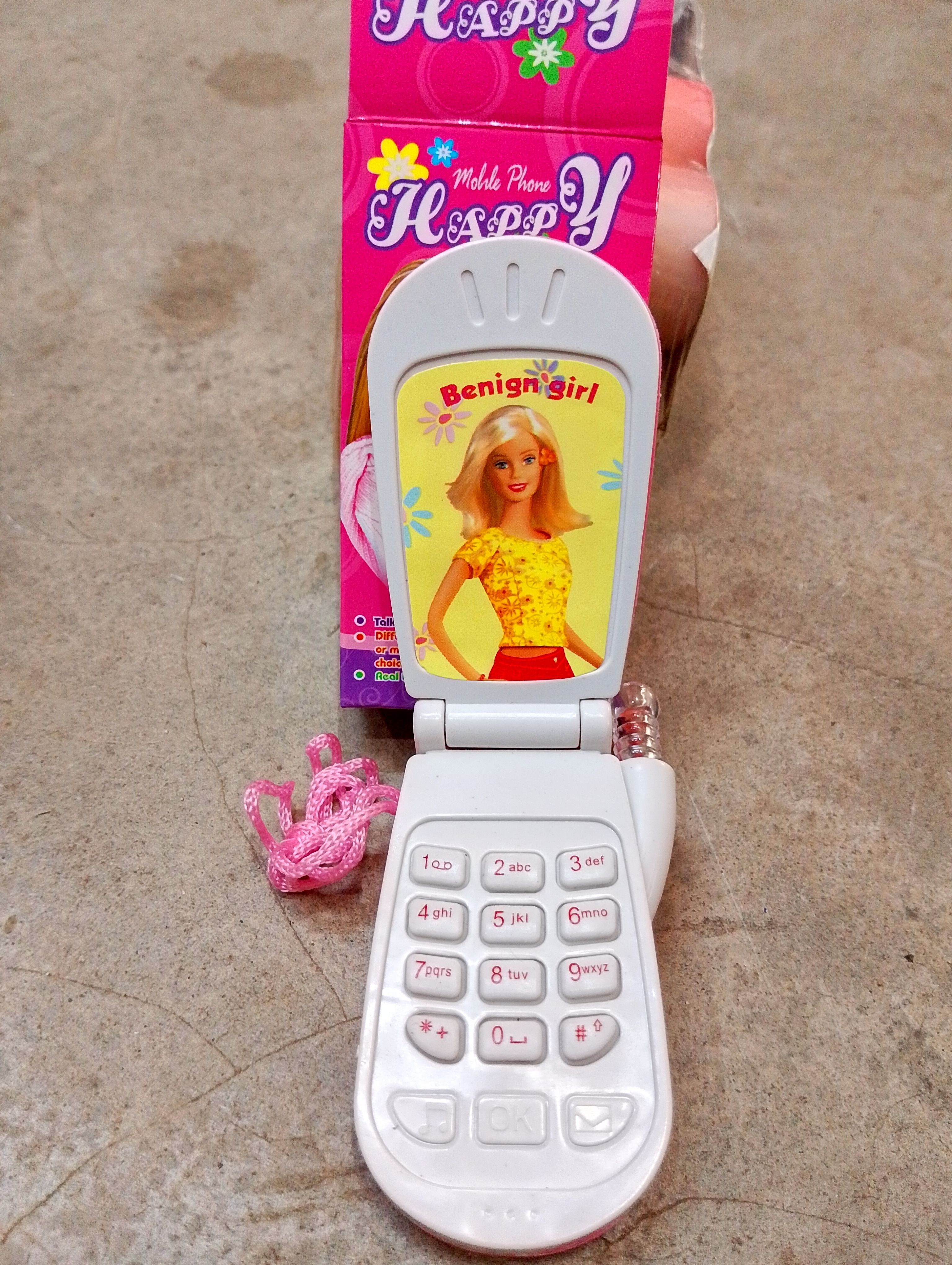 Toy Flip Phone for Kids – “Happy” Mobile Phone – Barbie Girl Edition
Delight your child with this colorful and fun "Happy" Toy Mobile Phone – a perfect pretend-play gadget for young kids! Bright pink