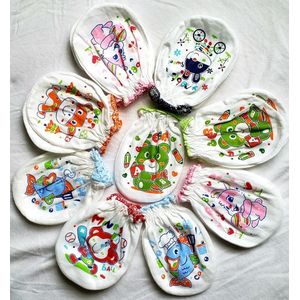 Fashion Baby Super Soft Warm Newborn Mittens are designed to keep your little one's hands cozy and protected. Made from ultra-soft, high-quality materials, these mittens provide warmth and comfort