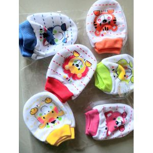 Fashion Baby Super Soft Warm Newborn Mittens are designed to keep your little one's hands cozy and protected. Made from ultra-soft, high-quality materials, these mittens provide warmth and comfort