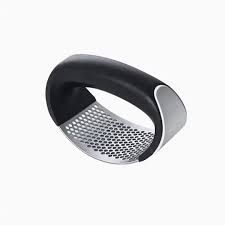 Ring Garlic Crusher – Stainless Steel Manual Garlic Press with Ergonomic Ring Handle, Multi-Function Portable Ginger Mincer & Kitchen Tool – Dishwasher Safe