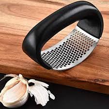 Ring Garlic Crusher – Stainless Steel Manual Garlic Press with Ergonomic Ring Handle, Multi-Function Portable Ginger Mincer & Kitchen Tool – Dishwasher Safe