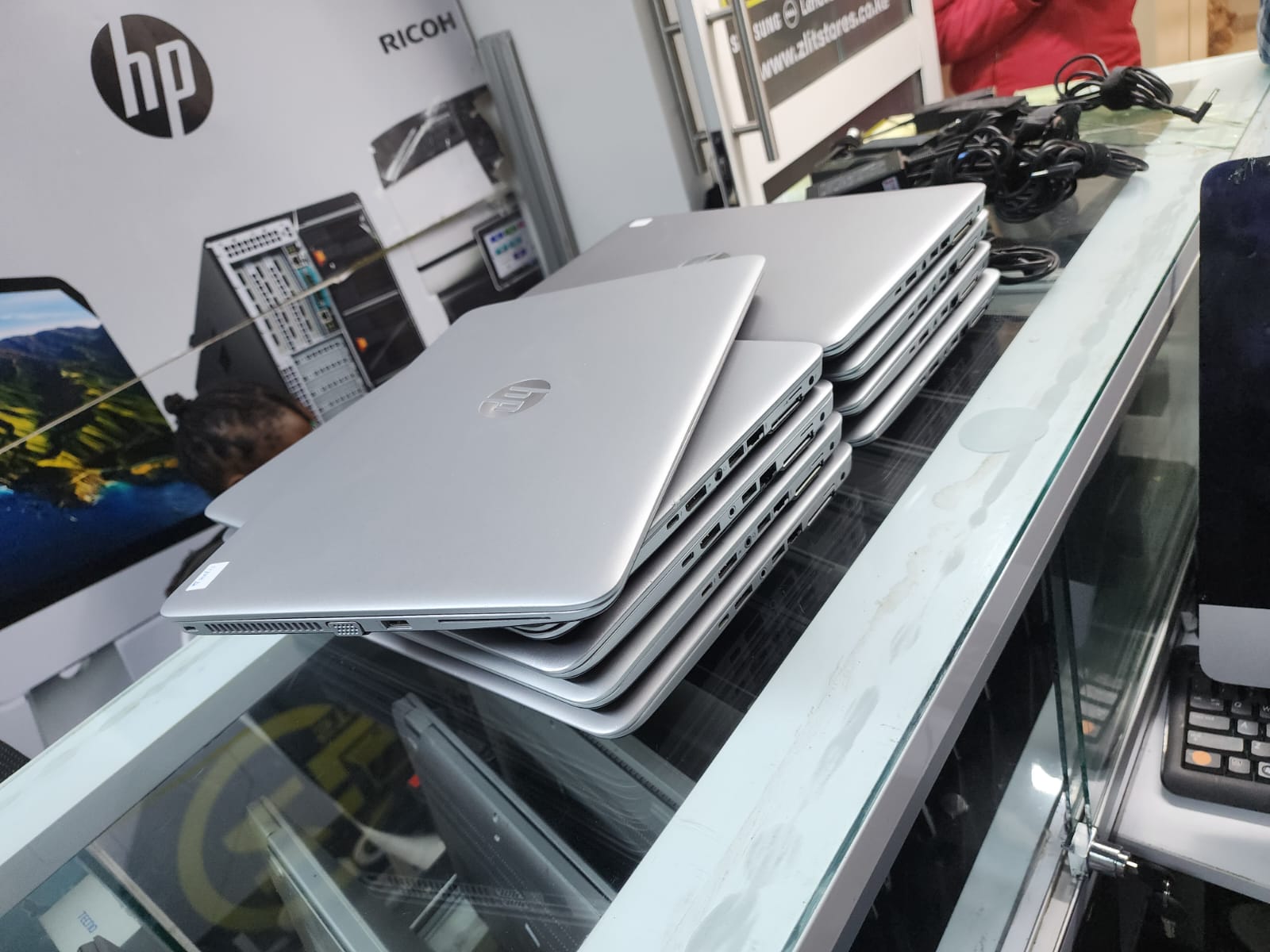 GRADE A EX UK LAPTOP HP ELITE BOOK 840G3 INTEL CORE I5 6TH 2.4 GHz GEN 8 GBRAM 256 SSD 14 INCH DISPLAY 6 MONTH WARRANT