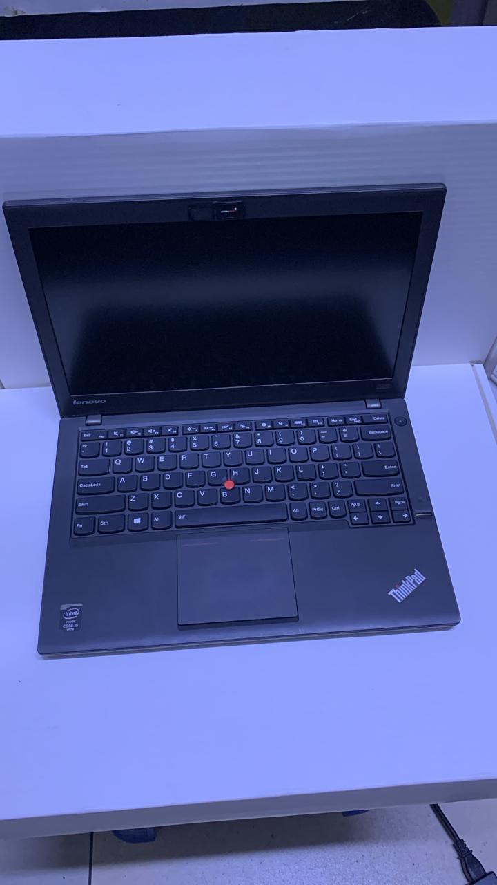 GRADE A LENOVO THINKPAD x240 COI5 4TH GENERATION 8G RAM 256SSD 12'' SCREEN WINDOWS 11 6MONTHS WARRANT