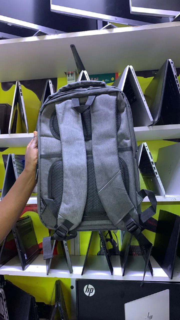 SLIM FIT LAPTOP BAG BLACK,NEVYBLUE,GREY COLOUR AVAILAB  AFFORDABLE BACK PACK CAN FIT 14'' 15'' WITH HARD COVER 



SLIM FIT LAPTOP BAG BLACK,NEVYBLUE,GREY COLOUR AVAILAB  AFFORDABLE BACK PACK