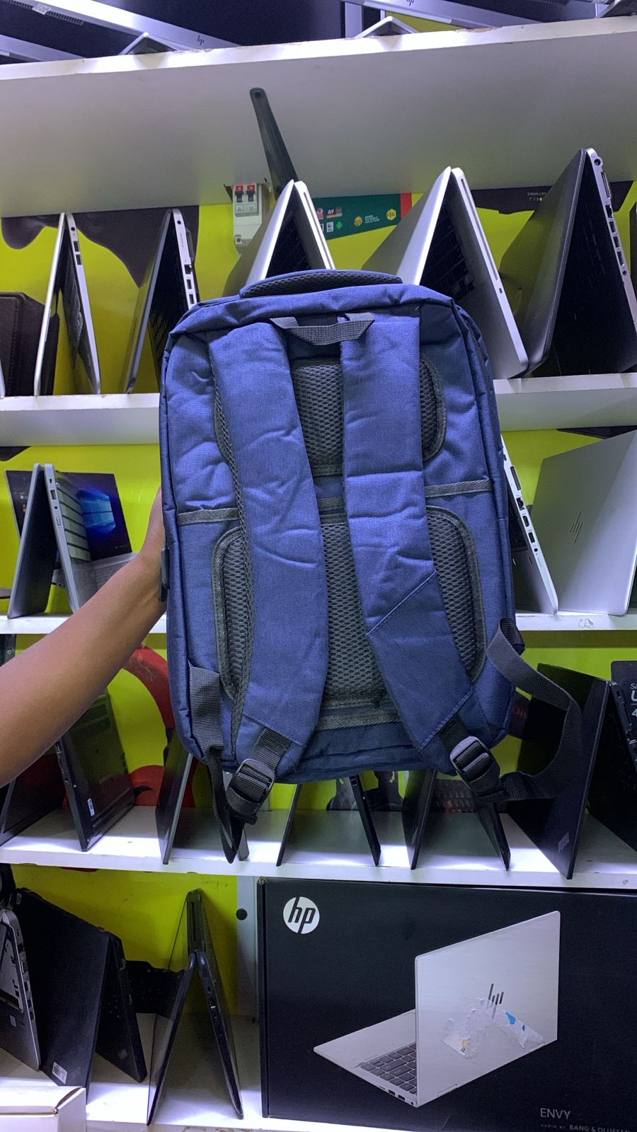 SLIM FIT LAPTOP BAG BLACK,NEVYBLUE,GREY COLOUR AVAILAB  AFFORDABLE BACK PACK CAN FIT 14'' 15'' WITH HARD COVER 



SLIM FIT LAPTOP BAG BLACK,NEVYBLUE,GREY COLOUR AVAILAB  AFFORDABLE BACK PACK