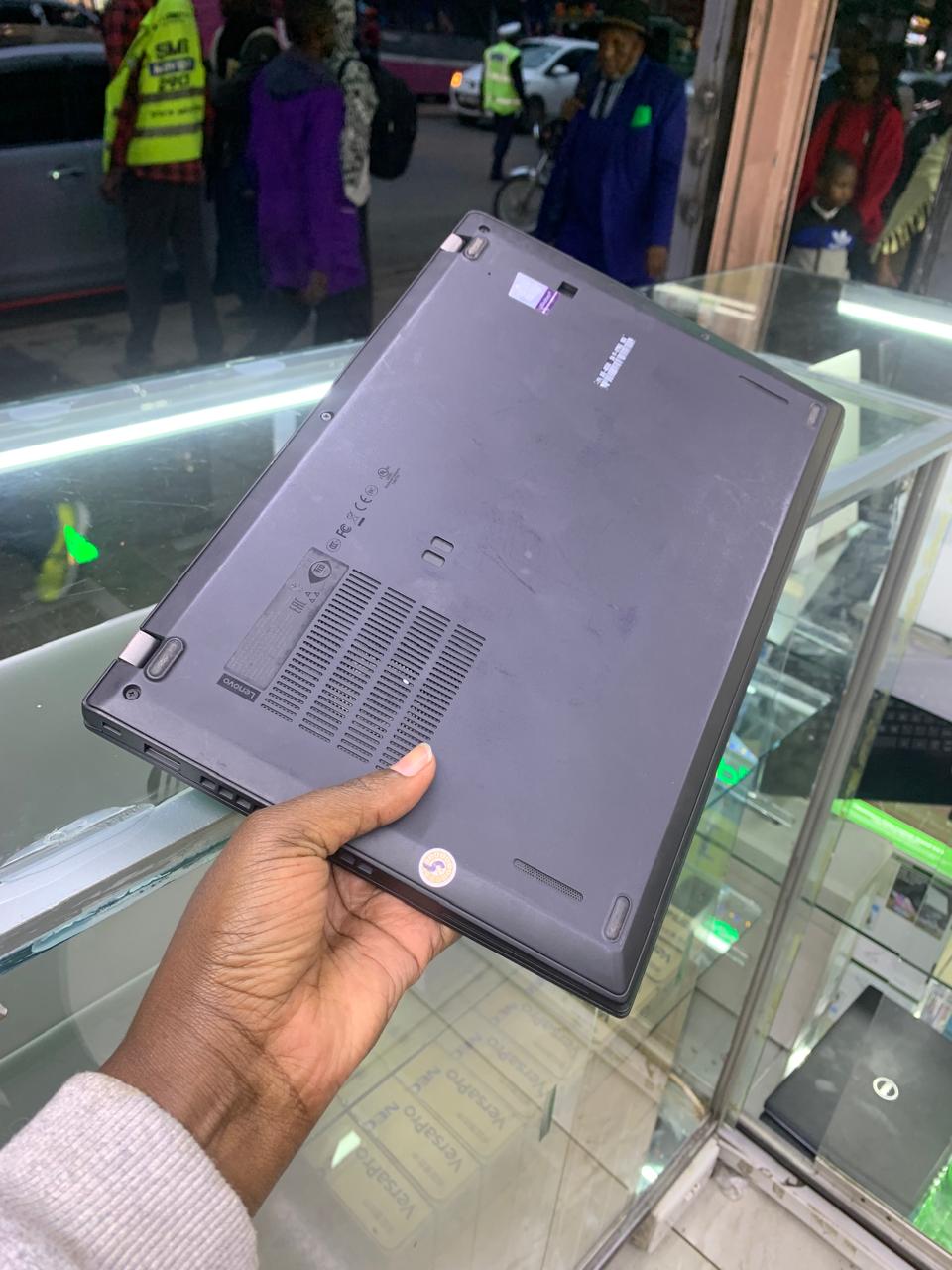 GRADE A LENOVO THINKPAD X280 INTEL COI5 8TH GENERATION TOUCH SCREEN SPEED OF 1.60GHZ TO 2.4GHZ 12'' DISPLAY 6MONTH WARANT