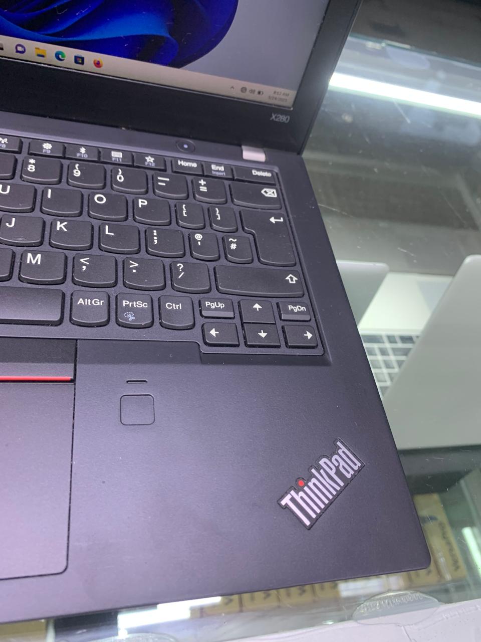 GRADE A LENOVO THINKPAD X280 INTEL COI5 8TH GENERATION TOUCH SCREEN SPEED OF 1.60GHZ TO 2.4GHZ 12'' DISPLAY 6MONTH WARANT