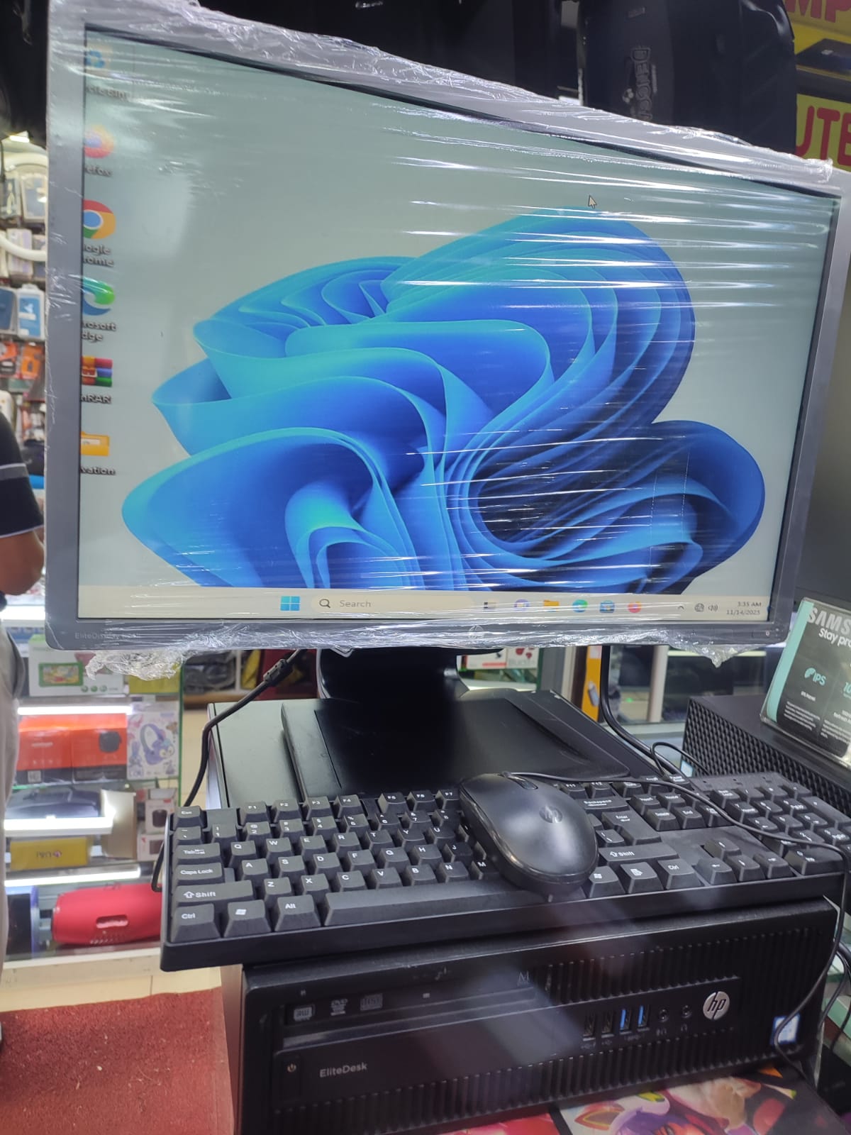 HP ELITEDESK DESKTOP AND MONITOR 6TH GENERATION COI5 8GBRAM 500HDD WITH 24'' MONITOR ,KEYBOARD AND MOUSE