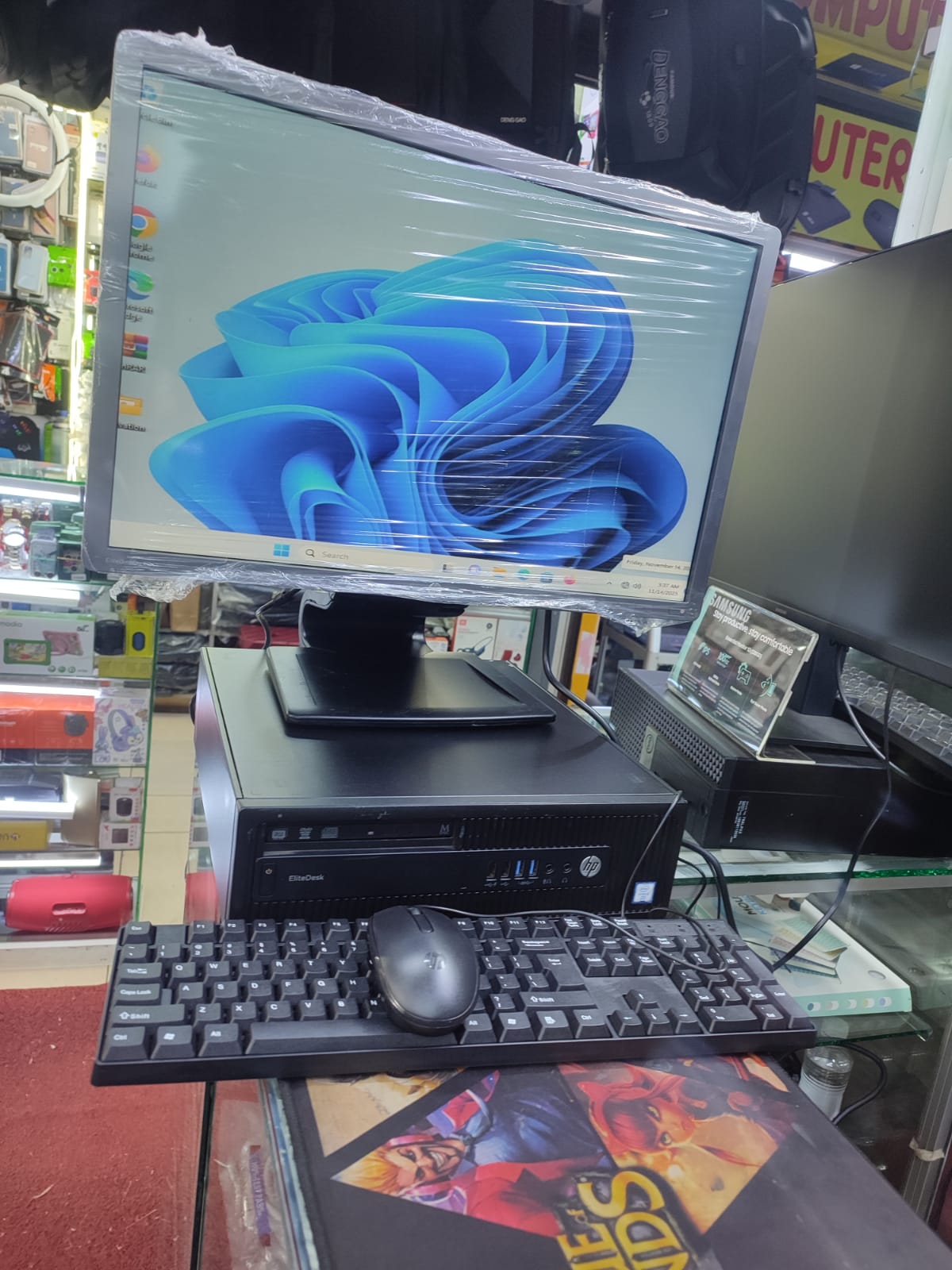 HP ELITEDESK DESKTOP AND MONITOR 6TH GENERATION COI5 8GBRAM 500HDD WITH 24'' MONITOR ,KEYBOARD AND MOUSE