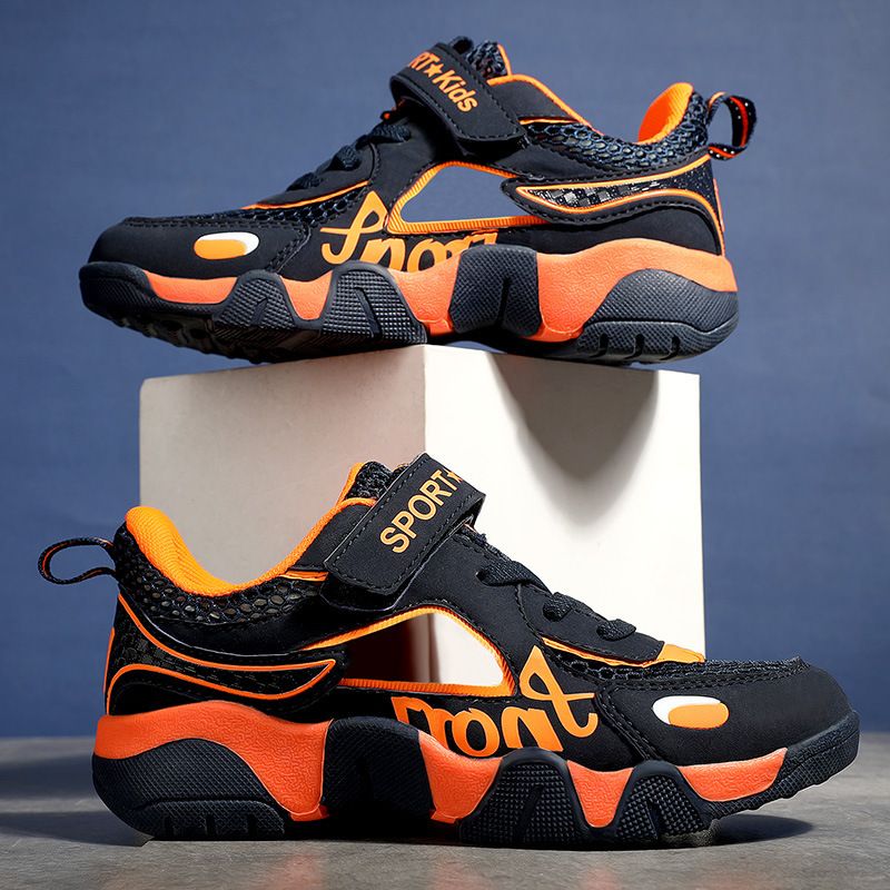 New Fashion Mesh Kids Shoes Breathable Comforthable Children Sport Shoes Outdoor Boys Basketball Sneakers Hollow Out Gym Shoes Sandals