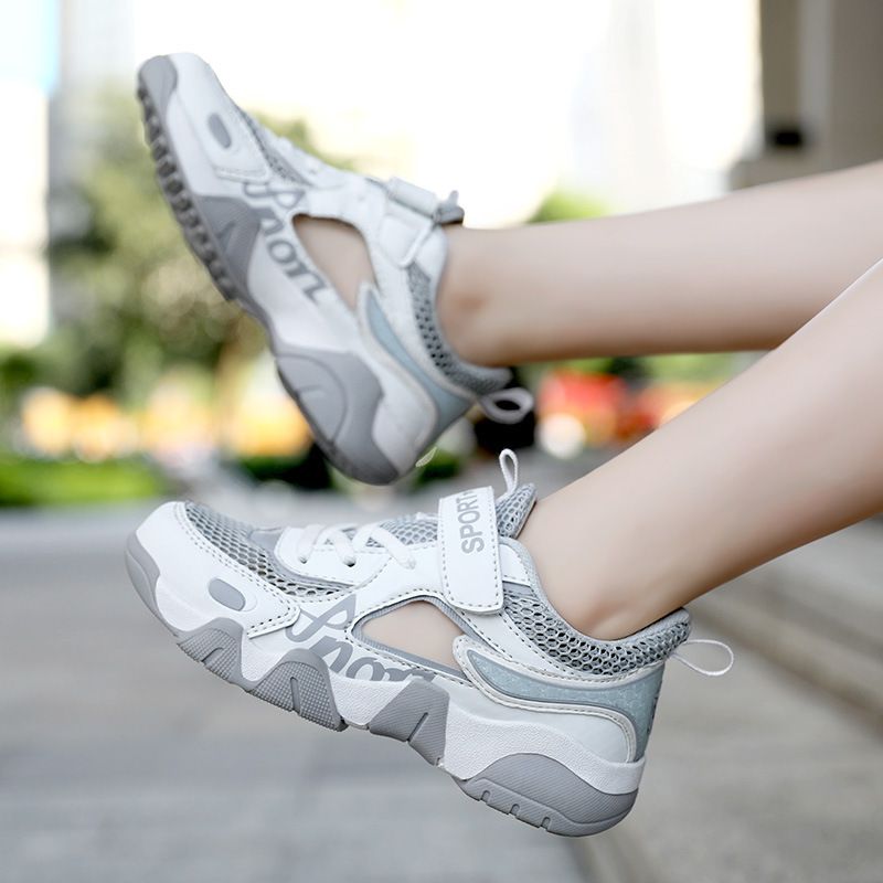 New Fashion Mesh Kids Shoes Breathable Comforthable Children Sport Shoes Outdoor Boys Basketball Sneakers Hollow Out Gym Shoes  Sandals